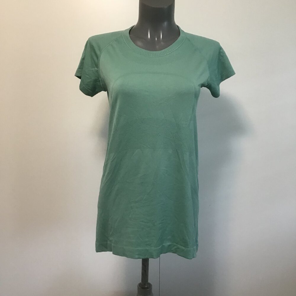 Lululemon Athletica Green Short Sleeve Tee